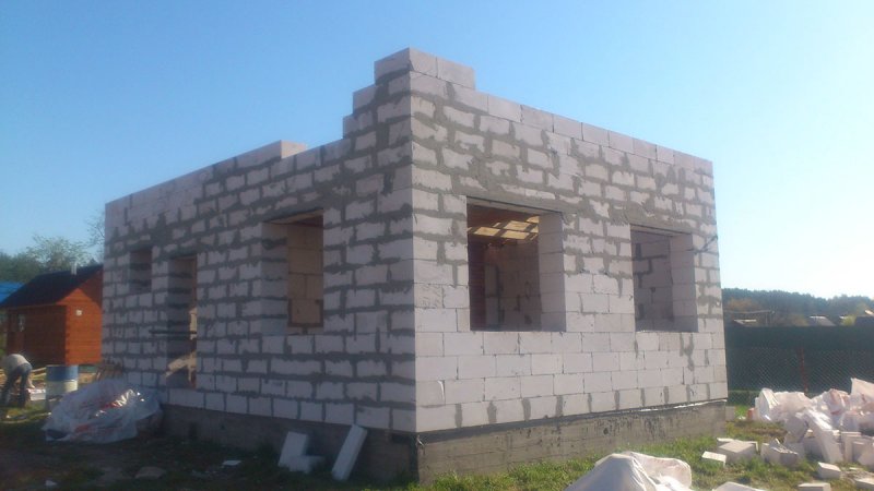 Дом из блоков с крышей из металлочерепицы в Ступинском районе