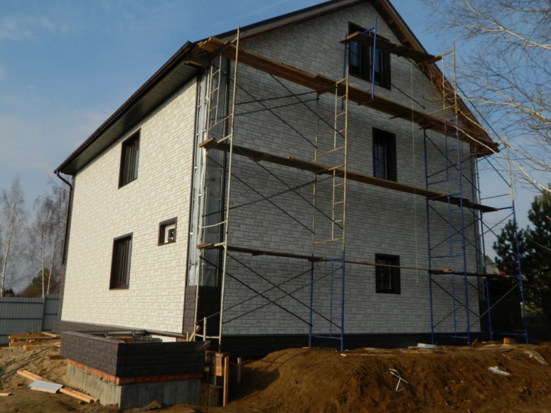 Устройство крыши Grand Line цвет-Шоколад, и монтаж сайдинга Docke Burg цвет-Шерсти с утеплением Кашира, Озеры, Ступино, Иваньково, Серебрянные пруды, Ожерелье