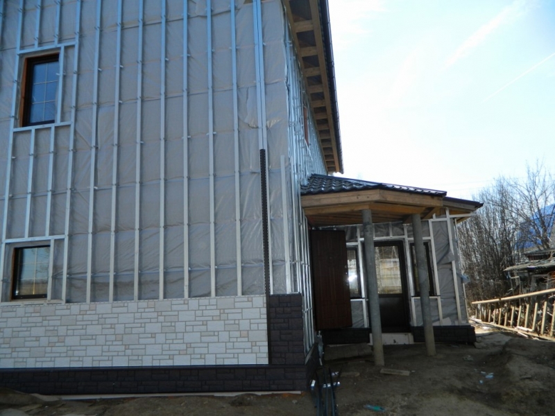 Устройство крыши Grand Line цвет-Шоколад, и монтаж сайдинга Docke Burg цвет-Шерсти с утеплением Кашира, Озеры, Ступино, Иваньково, Серебрянные пруды, Ожерелье