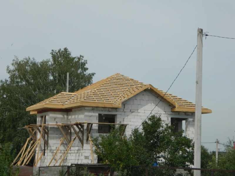 Устройство крыши из металлочерепицы в Кашире, Ступино, Озеры