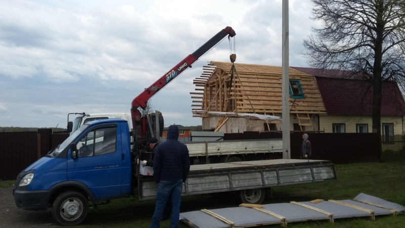 Ремонт старой крыши в Каширском районе под утепление и установкой мансардных окон фирмы Fakro мансардная ломанная кровля с гарантией на выполнение работ