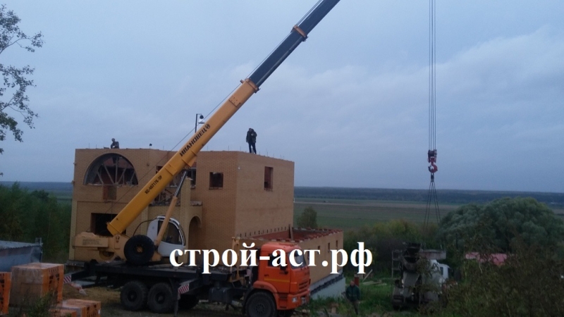 Построить двухэтажный дом с гаражом и эркером с облицовкой из желтого кирпича в Кашире