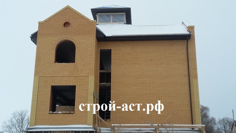 Построить двухэтажный дом с гаражом и эркером с облицовкой из желтого кирпича в Кашире
