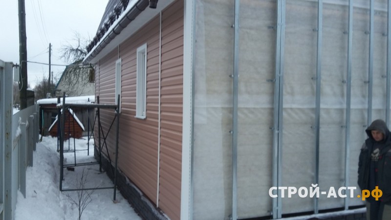 Монтаж сайдинга Деке цвет Капучино с комплектующими пломбир цоколь Деке Burg в Ступинском районе