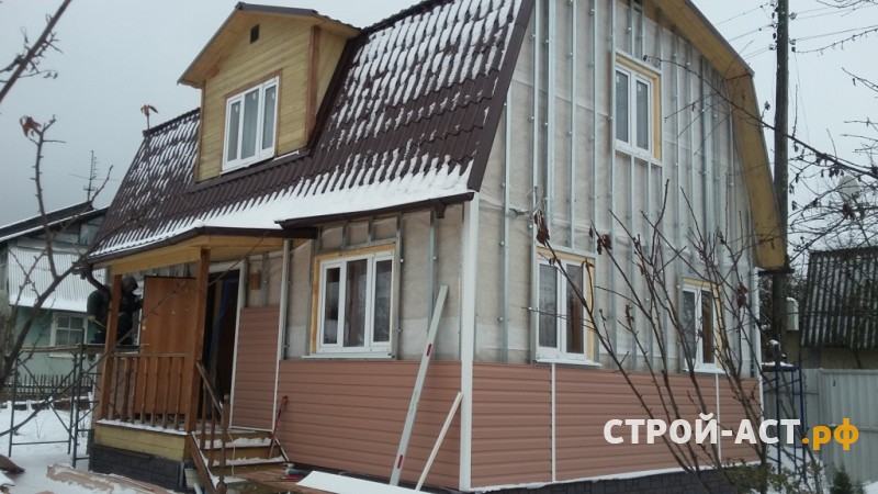Монтаж сайдинга Деке цвет Капучино с комплектующими пломбир цоколь Деке Burg в Ступинском районе