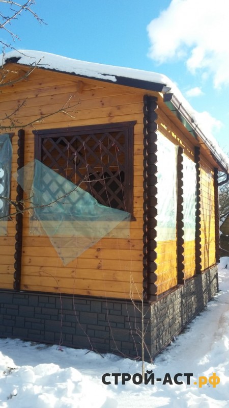 Вариант отделки цоколя беседки фасадными панелями Деке-Р коллекция Burg цвет Темный орех