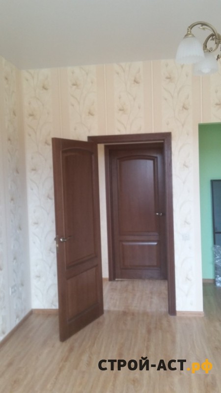 Внутренние отделочные работы дома из газосиликатных блоков, отделка откосов плиткой с зарезкой под 45 гр.