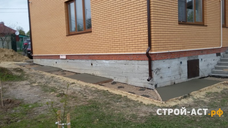 Построить дом из газосиликатных блоков Elblok и облицовочного кирпича Терекс цвет "солома"
