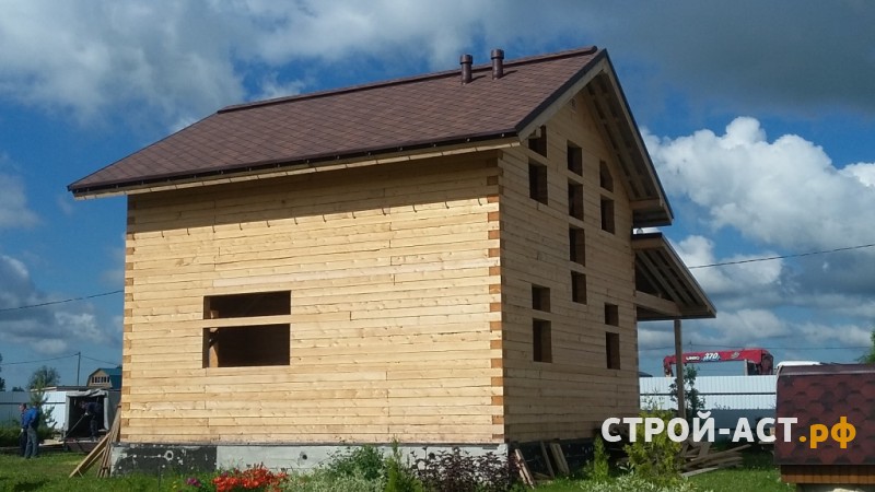 Построить деревянный дом из бруса с монтажом мягкой кровли Тегола Нордик коричневый с отливом в Кашире