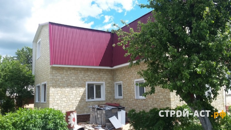 Обшить дом фасадными панелями Деке-Р Burg цвет Пшеничный и цоколь Fels  Терракотовый