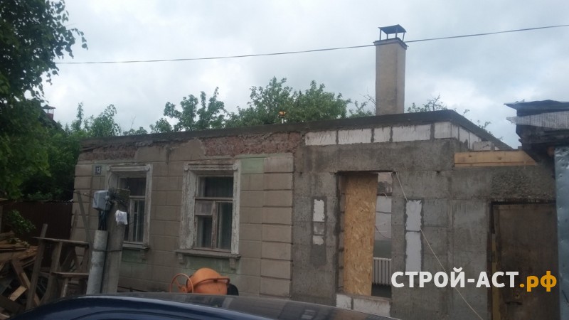 Реконструкция ломанной утепленной кровли из металлочерепицы фронтоны из газосиликатных блоков в Кашире, Ступино