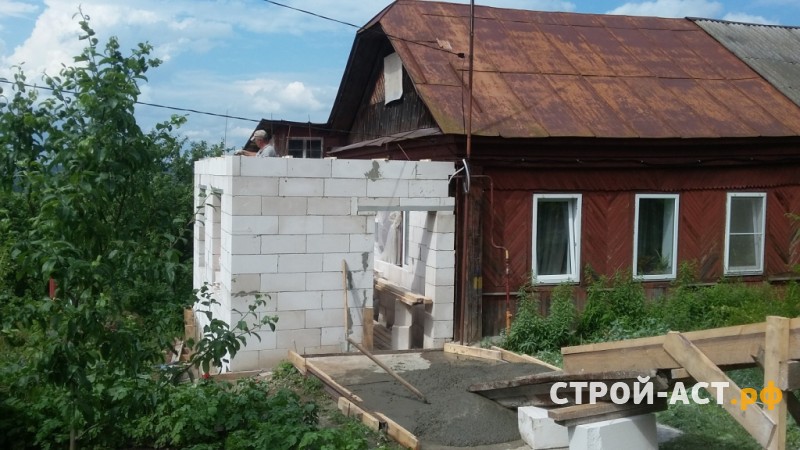 Построить пристройку к дому из газосиликатных блоков с фундаментом из бетонных свай с ростверком