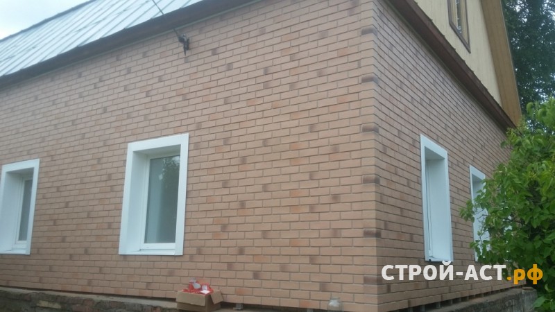 Обшить дом фасадными панелями Деке Berg (под кирпич) цвет Золотистый