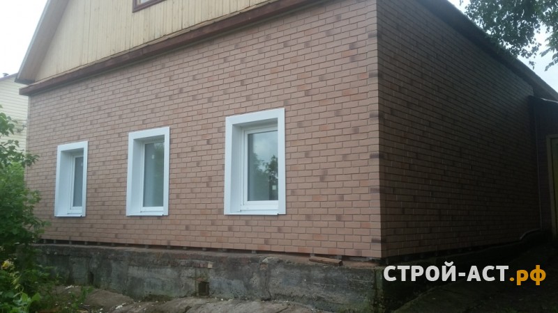 Обшить дом фасадными панелями Деке Berg (под кирпич) цвет Золотистый