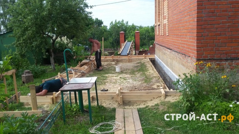 Строительство фундамента под террасу свайно-ростверковый с монолитной плитой по грунту с утеплением и гидроизоляцией
