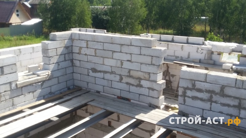 Устройство крыши из металлочерепицы фирмы Гранд Лайн покрытие Quarzit Lite (кварцит лайт) цвет 32 темно-коричневый  в кашире