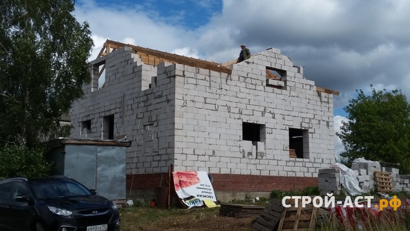 Устройство крыши из металлочерепицы фирмы Гранд Лайн покрытие Quarzit Lite (кварцит лайт) цвет 32 темно-коричневый  в кашире
