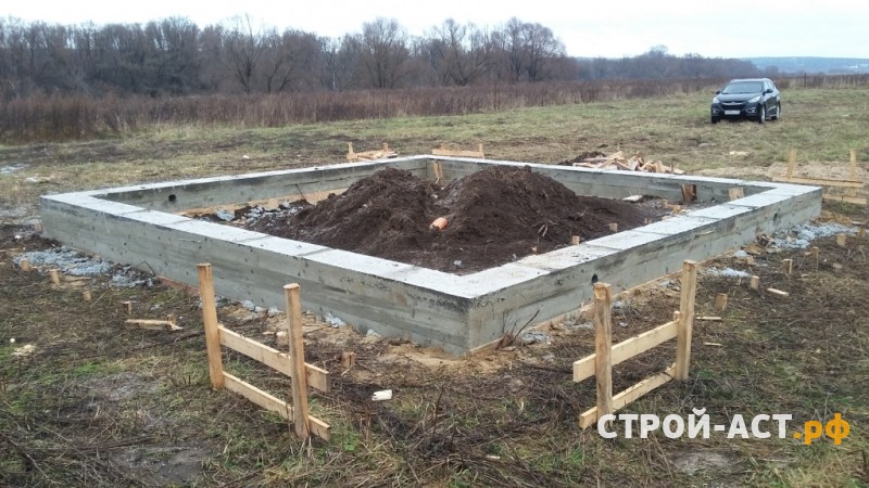 Устройство мелкозаглубленного плавающего ленточного фундамента под деревянный или каркасный дом.