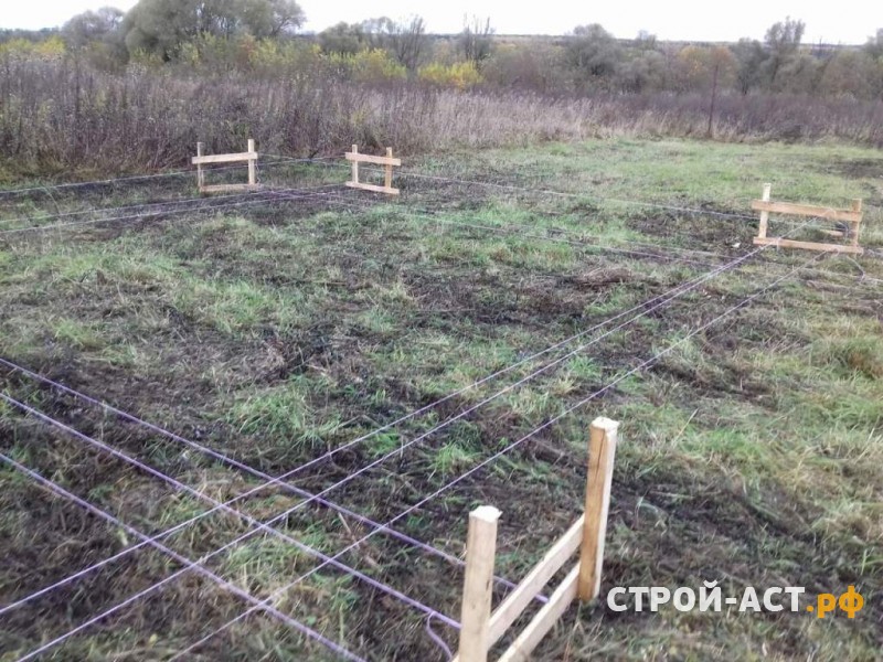 Устройство мелкозаглубленного плавающего ленточного фундамента под деревянный или каркасный дом.