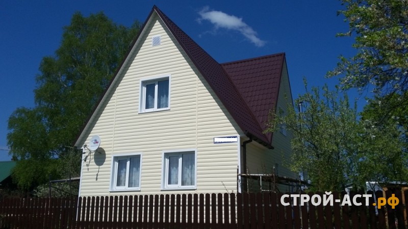 Обшить дачный дом сайдингом с утеплением деке цвет Банан с комплектующими Пломбир