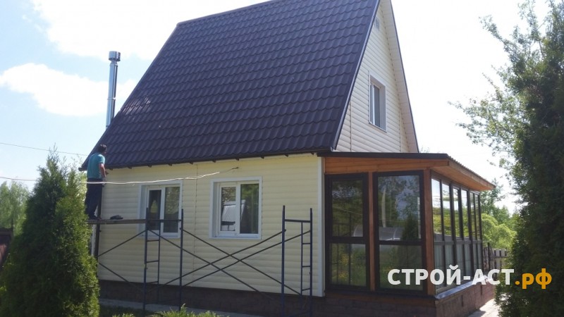 Обшить дачный дом сайдингом с утеплением деке цвет Банан с комплектующими Пломбир