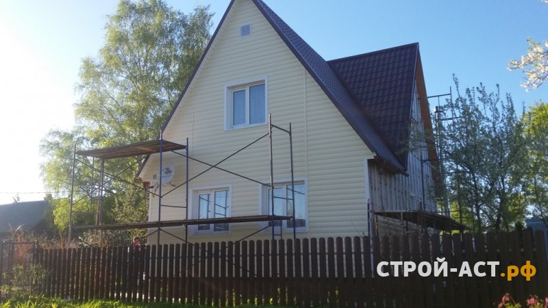 Обшить дачный дом сайдингом с утеплением деке цвет Банан с комплектующими Пломбир