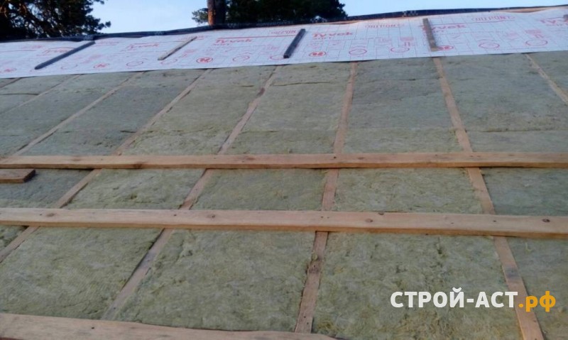 Монтаж гибкой черепицы в Ступинском районе, устройство утепленной мансардной кровли с установкой мансардных окон