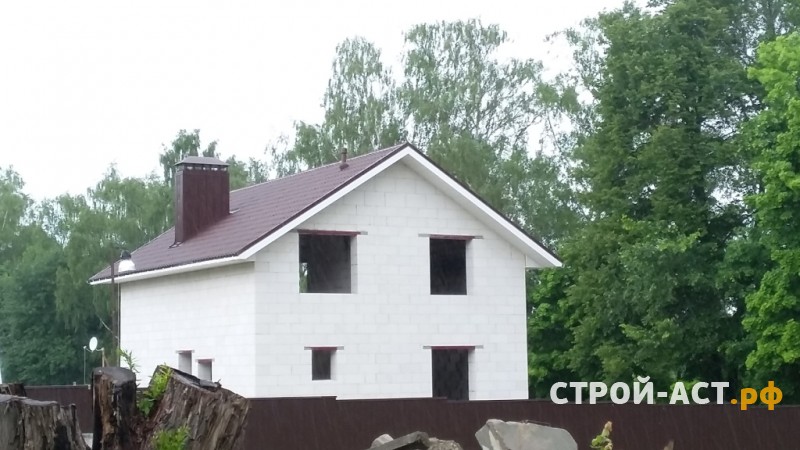 Построить дом из газосиликатных блоков (размер 8х10)  покрытие кровли металлочерепица Гранд Лайн  и установка сегментного короба на трубу
