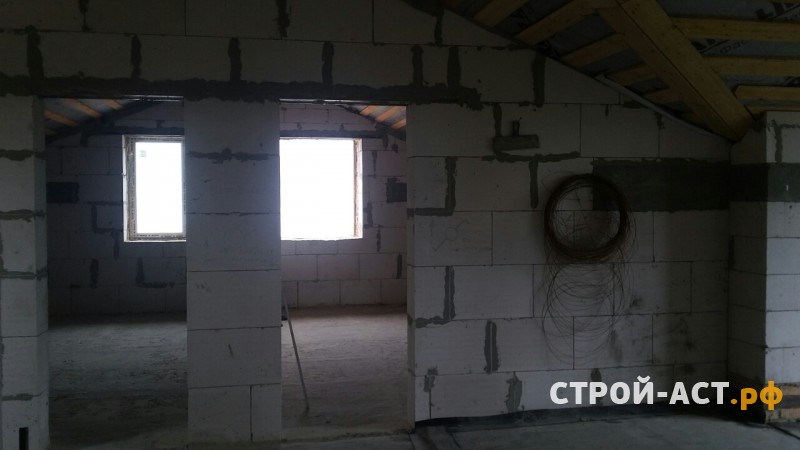 Реконструкция ломанной крыши одноэтажного дома на полутораэтажный дом с двускатной утепленной крышей в Кашире металлочерепица Гранд Лайн цвет 7024 мокрый асфальт
