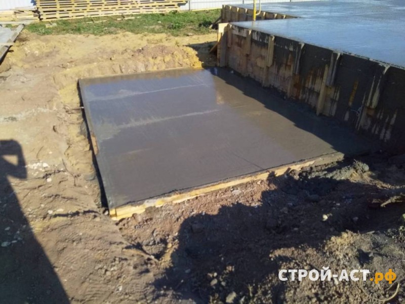 Устройство фундамента - железобетонной монолитной плиты с ростверком под двухэтажный дом из газосиликатных блок, а также устройство монолитного пола по грунту