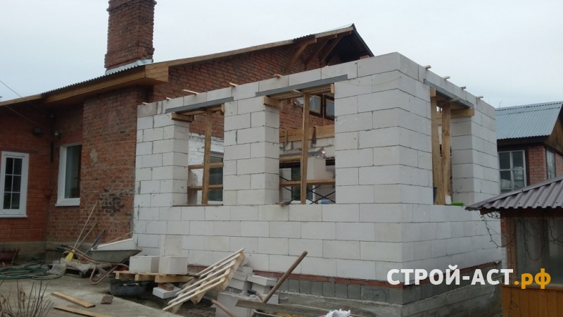 Строительство пристройки из газосиликатных блоков к дому