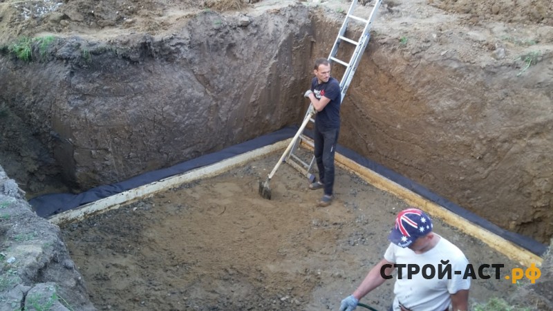 Строительство свайно-ростверкого фундамента с устройством подвала из блоков ФБС для деревянного одноэтажного дома с мансардой в Ступино и Кашире