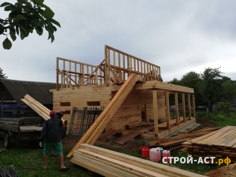 Построить полутораэтажный дом из бруса с мягкой черепицей Деке