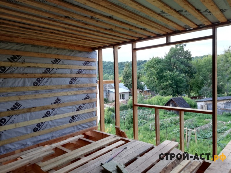 Построить полутораэтажный дом из бруса с мягкой черепицей Деке