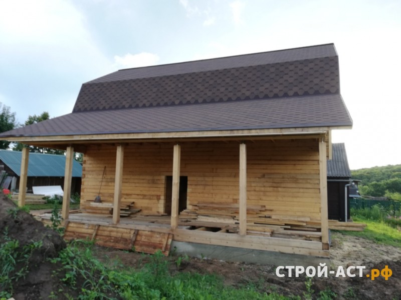 Построить полутораэтажный дом из бруса с мягкой черепицей Деке