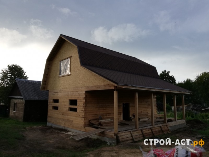 Построить полутораэтажный дом из бруса с мягкой черепицей Деке
